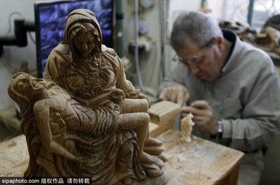 巴勒斯坦木匠巧手如云，木雕藝術(shù)栩栩如生