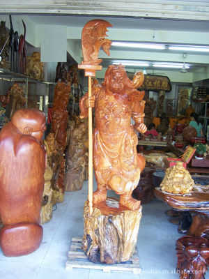 匠心鑄魂，木韻傳神 文江根雕之紅豆杉關(guān)公像賞析